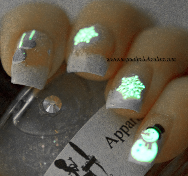 Snowy nails glowing - Nail art