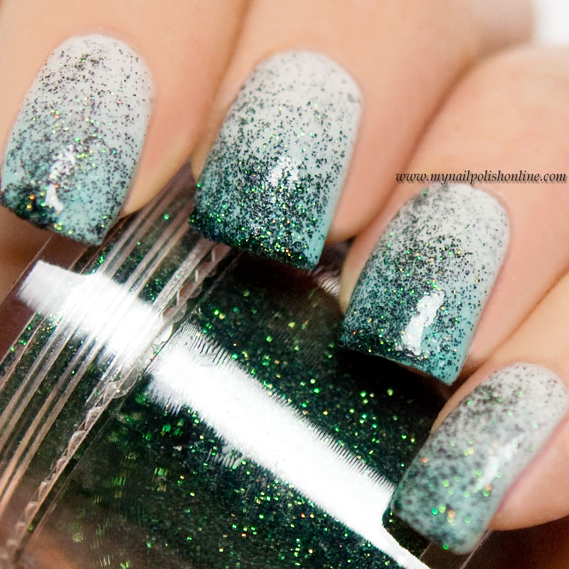 Gradient with green loose glitter