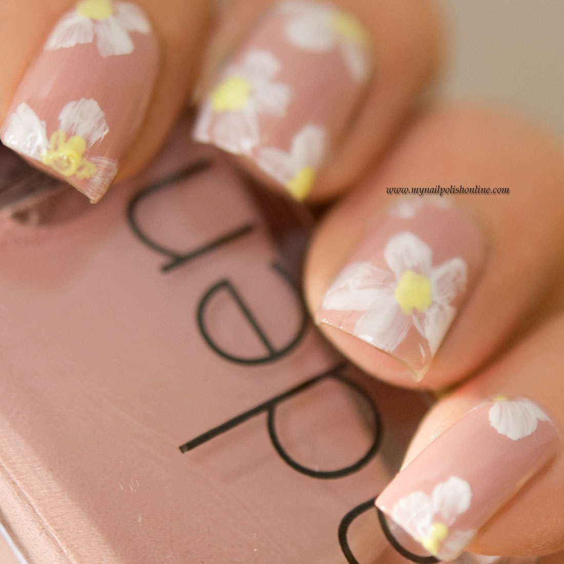 Nail art Sunday - Floral manicure